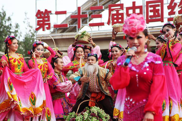 Opening of the Turpan Grape Festival in Xinjiang