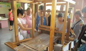 Nanguo Sidu Silk Museum Spinning Silk