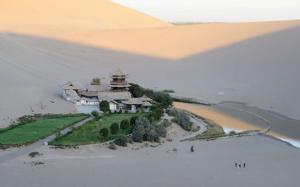 Dunhuang Crescent Lake