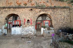Cave Dwelling Scence
