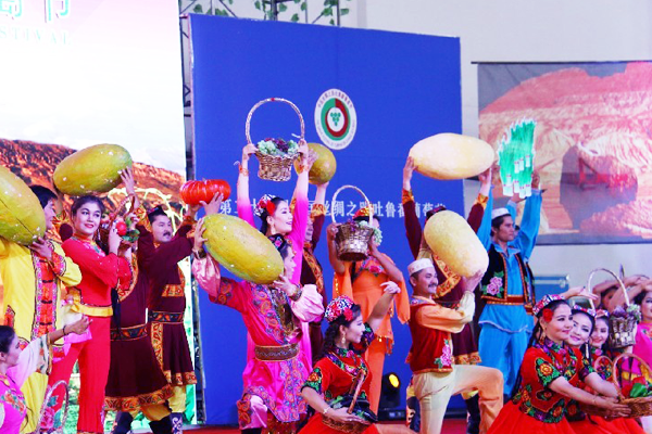Xinjiang Grape Festival Opens in Turpan Depression