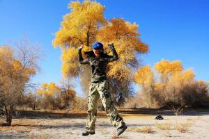 Tarim Diversifolious Poplar Forest Park Visitor